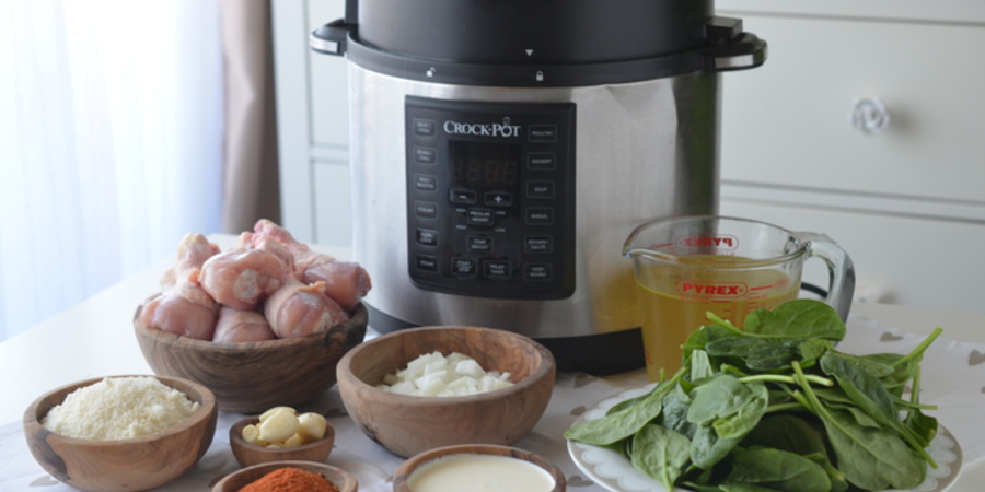 Rețetă pulpe de pui cu spanac la Multicooker Crockpot Express cu gătire sub presiune by Teos Kitchen