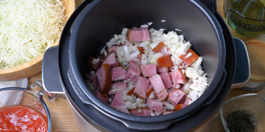 Rețetă varză scăzută cu ciolan afumat la Multicookerul Crockpot Turbo Express by Teos Kitchen