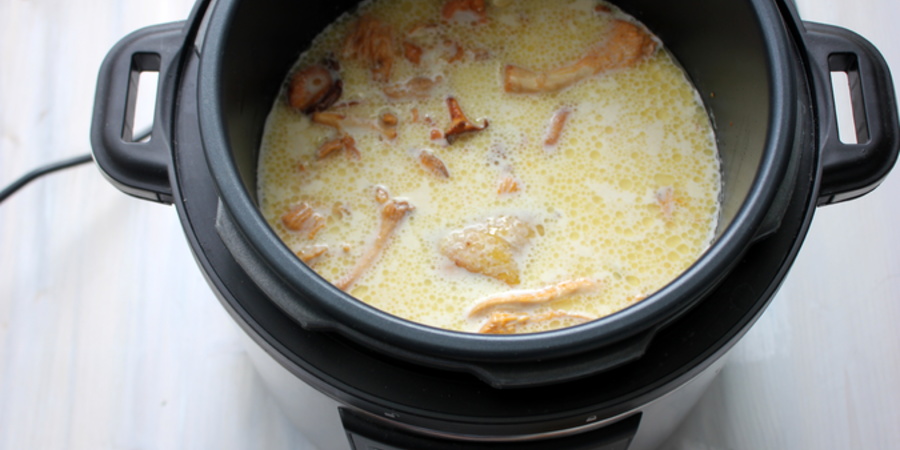 Rețetă pui cu sos de smântână și muștar la Multicooker Crockpot Express cu gătire sub presiune by Lauras Sweets