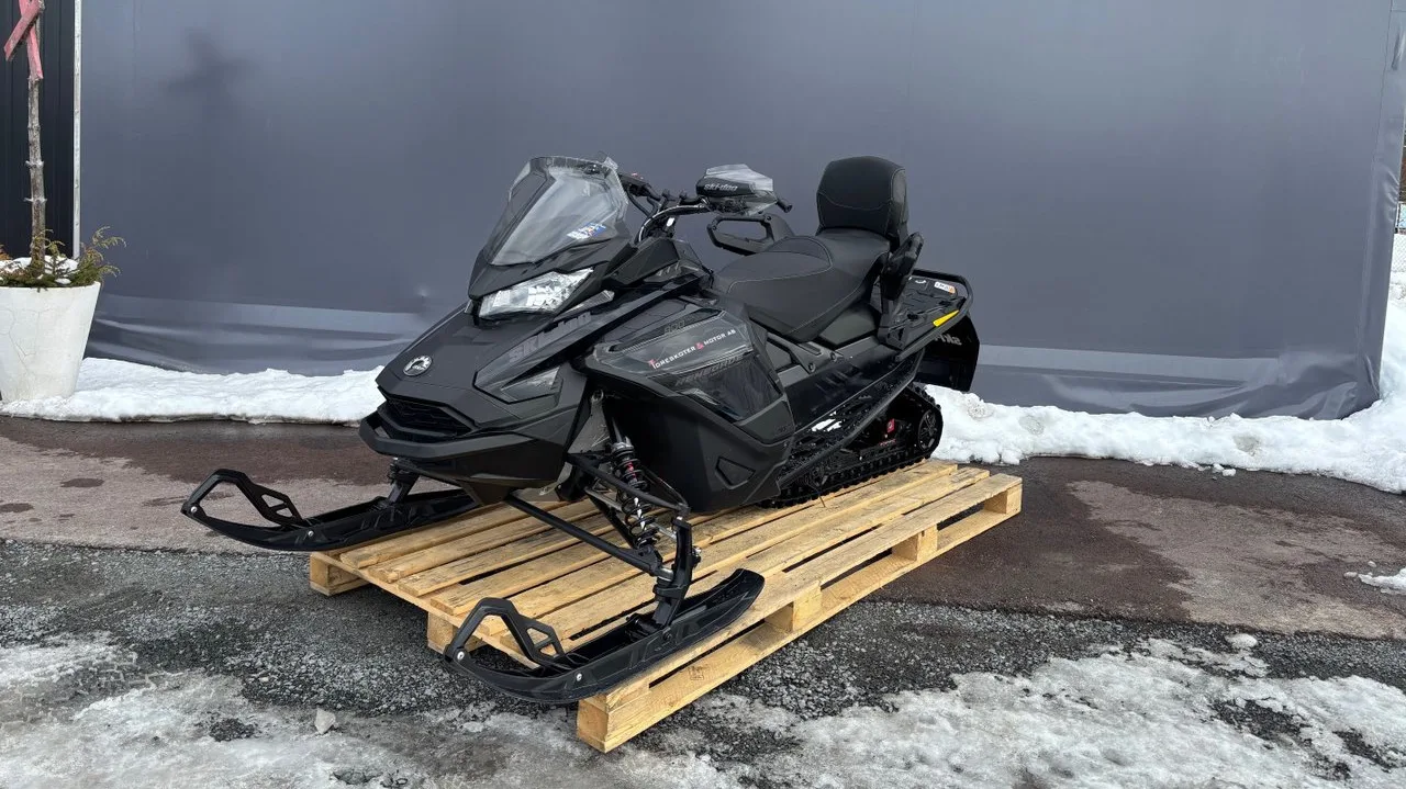 2023 Ski-Doo Renegade Adrenaline 900 ACE 137