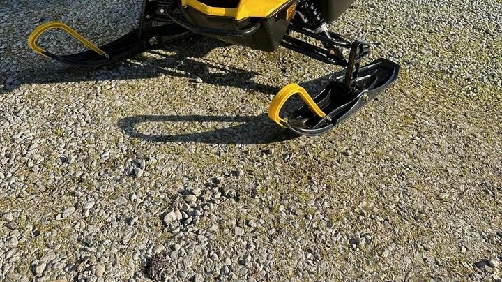 2023 Ski-Doo MXZ 200