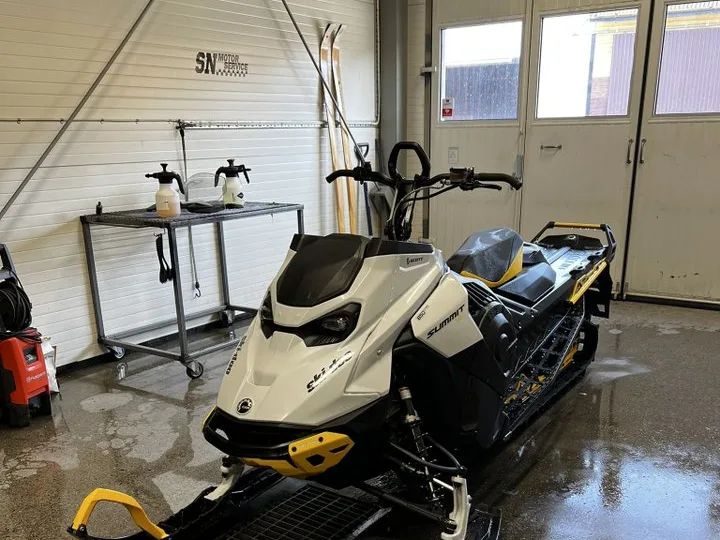 Ski-Doo Summit Summit SP 850 E-Tec 146 2023