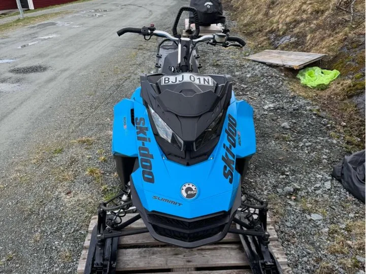 Ski-Doo Summit Summit 600 2020