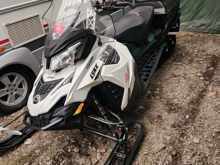 Lynx Ranger 49 Ranger 600 E-Tec 2015