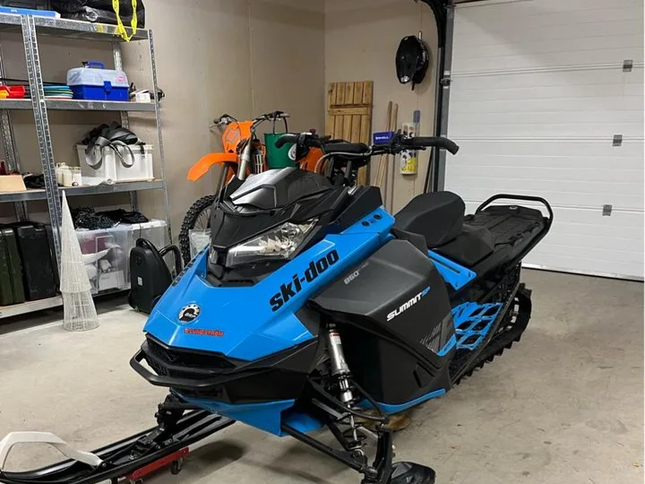 Ski-Doo Summit Summit SP 850 E-Tec 146 2022