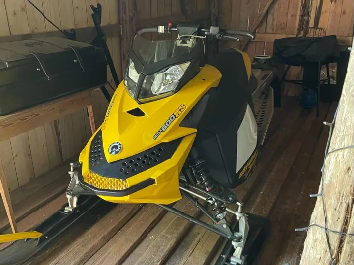 Ski-Doo MXZ MXZ X-RS 600 E-Tec 2011
