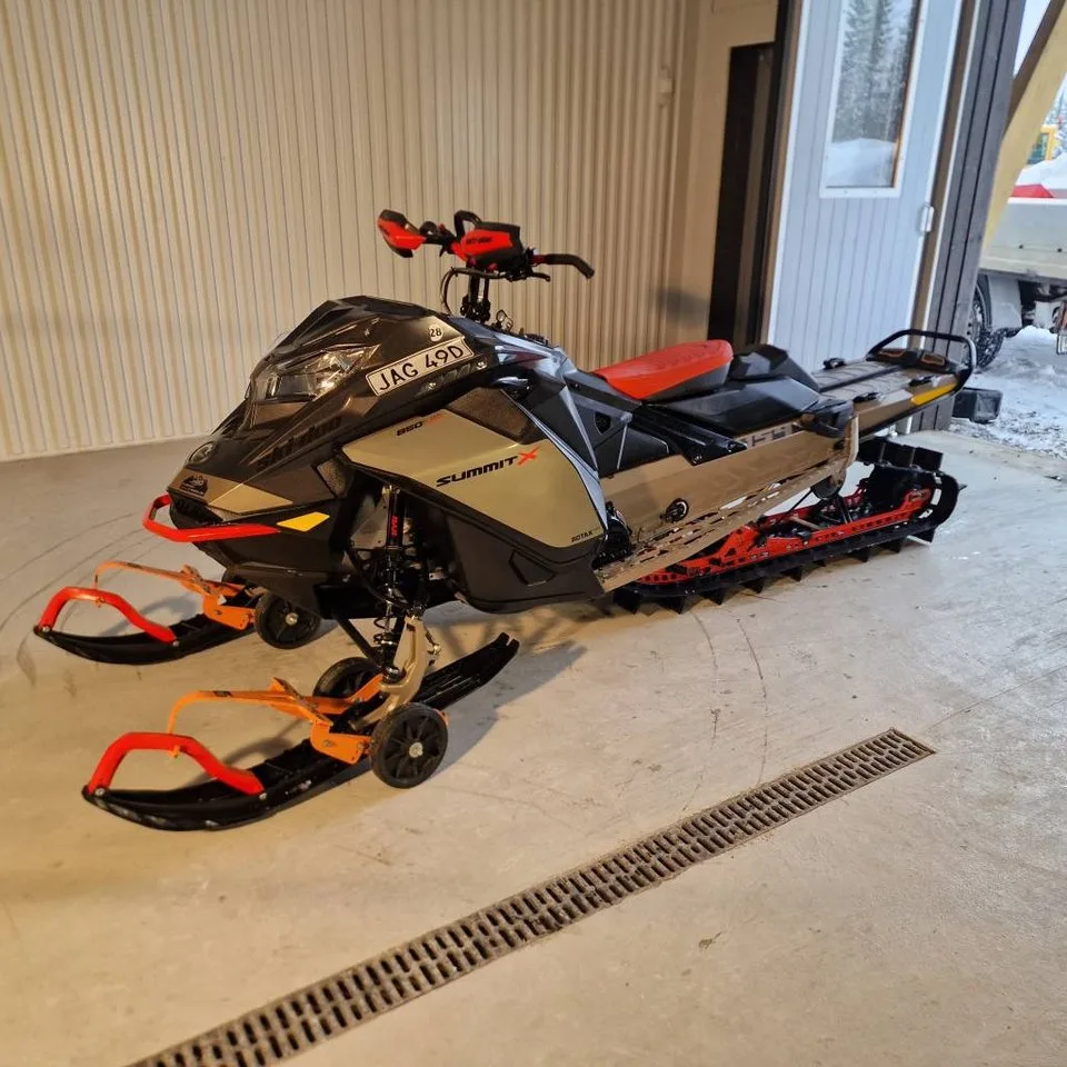 Ski-Doo Summit Summit X Expert 850 E-Tec 154  2022