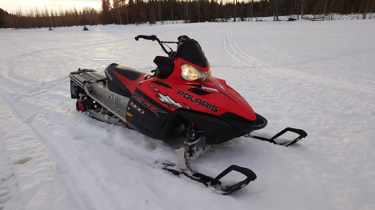 Polaris RMK 700 RMK 144 2005