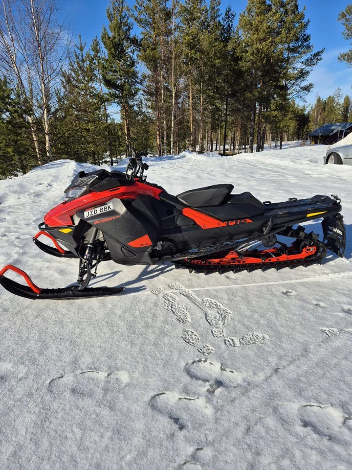 Ski-Doo Summit Summit X 850 E-Tec 175 2021