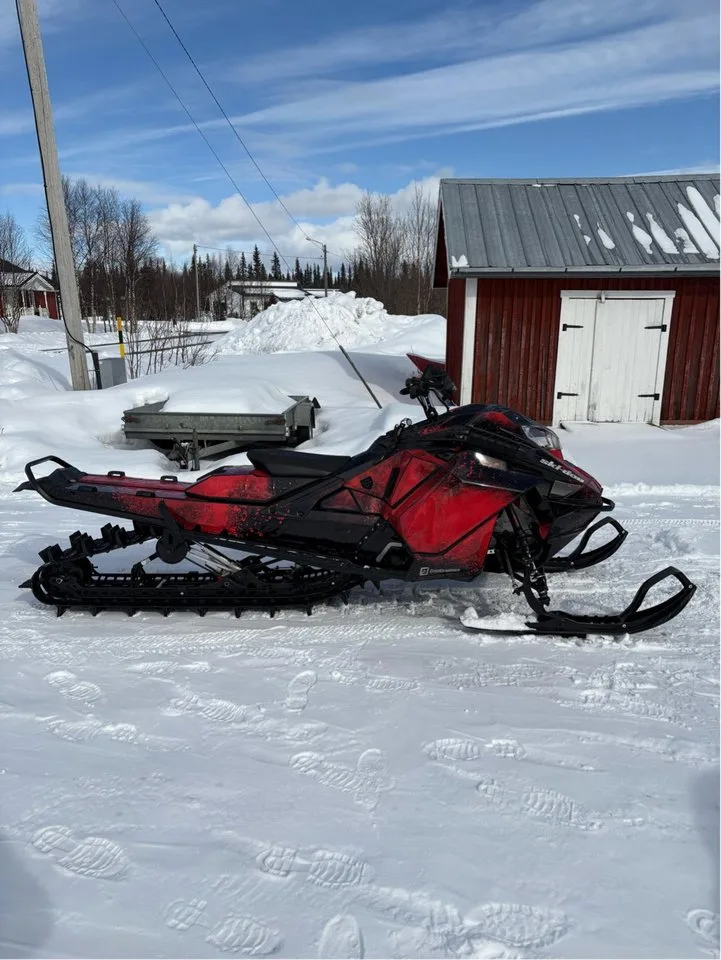 Ski-Doo Summit Summit X Expert 850 E-Tec 165  2022