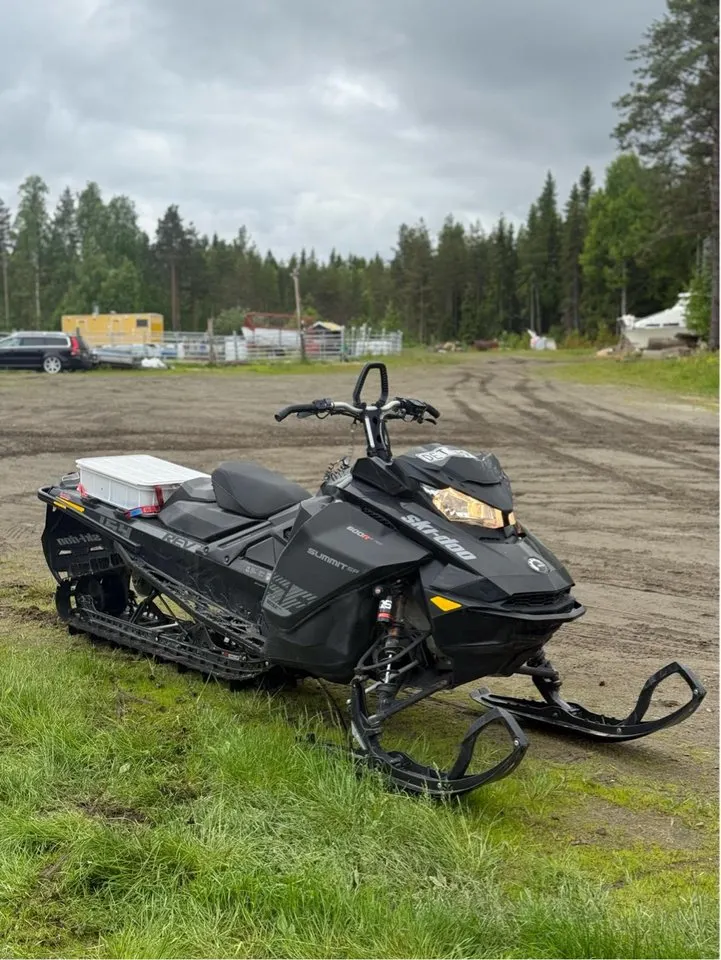 Ski-Doo Summit SP 600R E-Tec 154