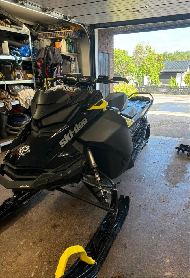 ski-doo summit Summit SP 850 E-Tec 146