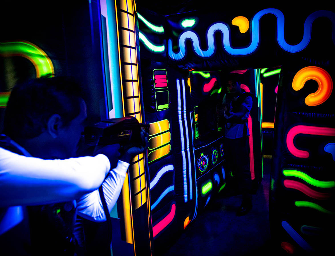 Laser Tag  Black-lit - Two Story Interactive Arena - FlagTagAZ