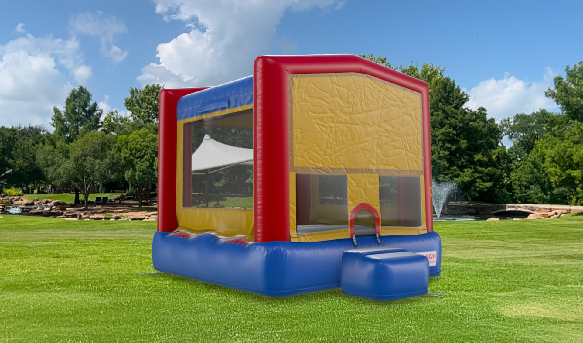 Renta de brincolín Coco Melon 13x13 perfecto para fiestas en Dallas e Irving, ideal para niños de todas las edades.