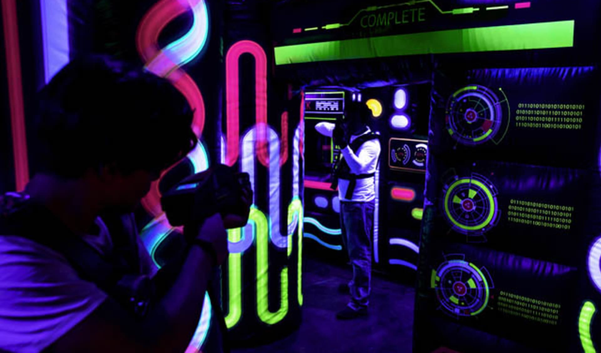 Black Light Laser Tag Battle Dome