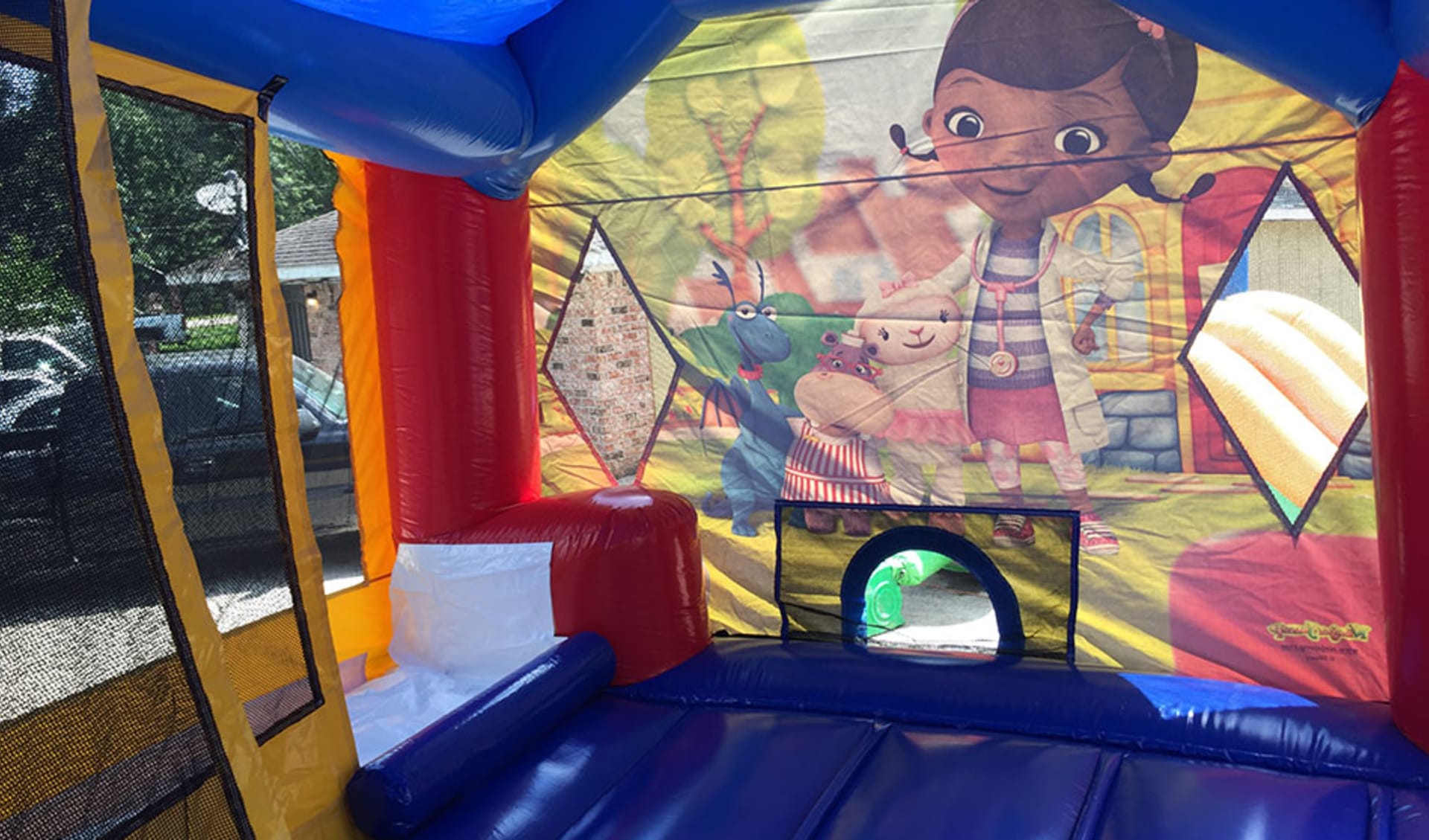 Jumpy Castle Doc Mcstuffins