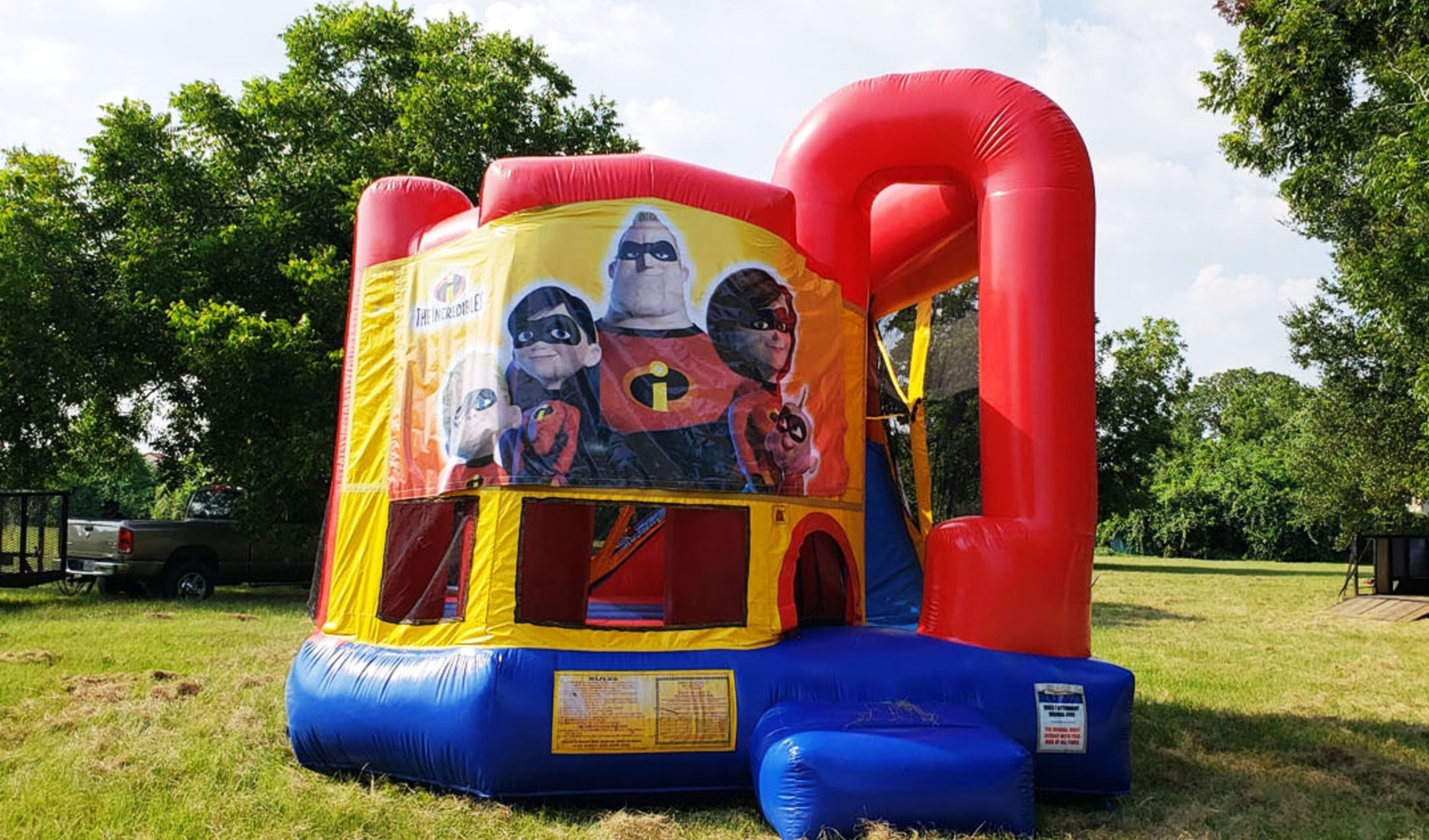 Incredibles 4in1 Bounce House