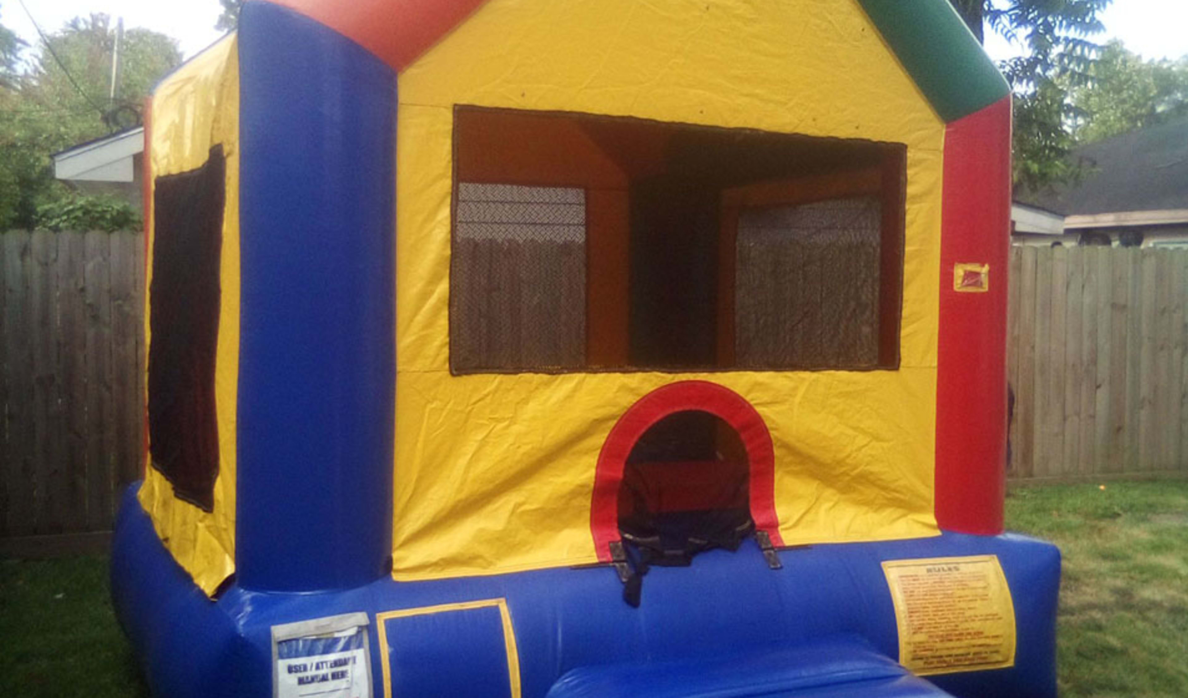 Funhouse-colorful-boy-girl-bouncer-Austin-Texas