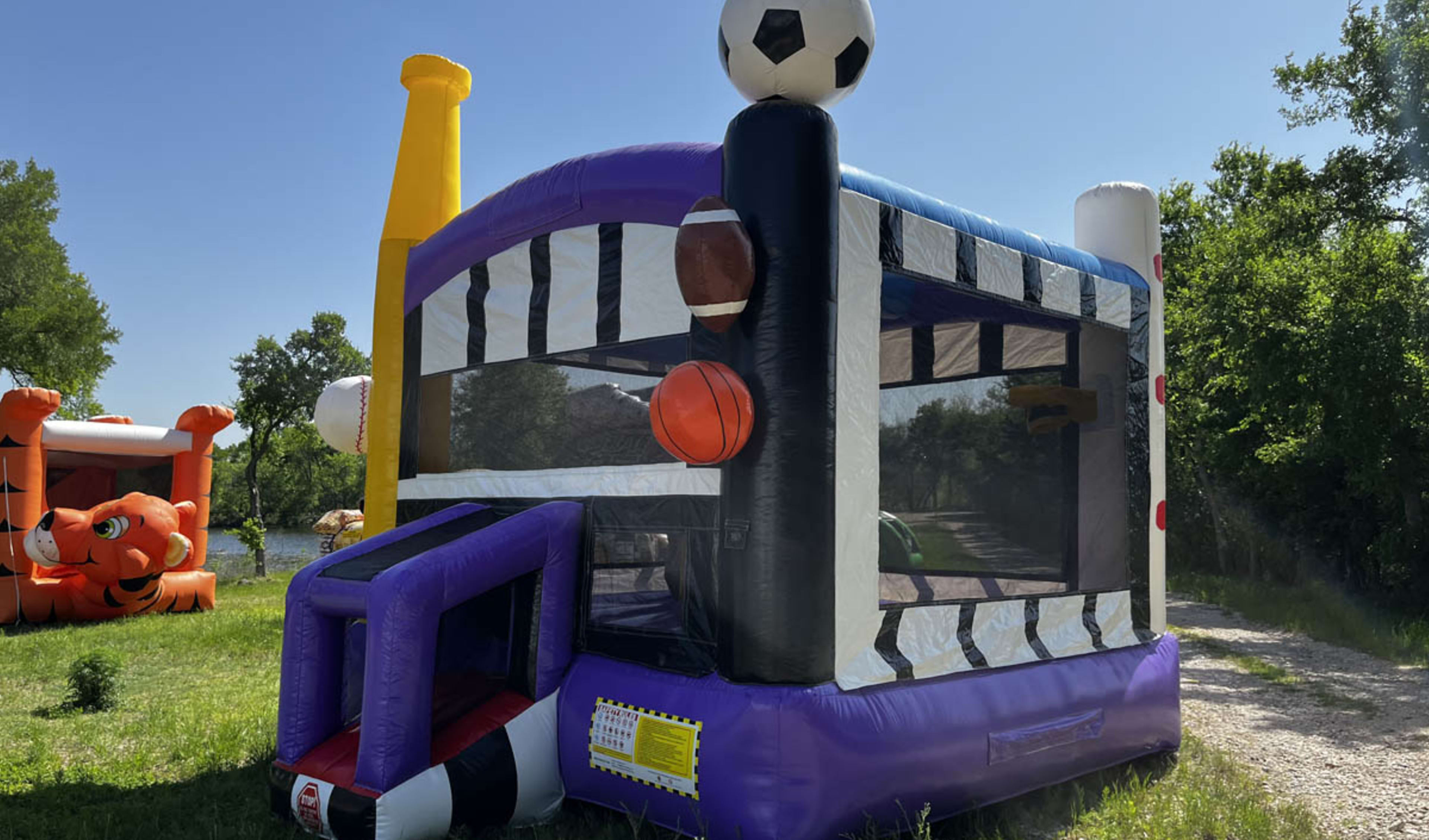 Football Themed Bounce Housse