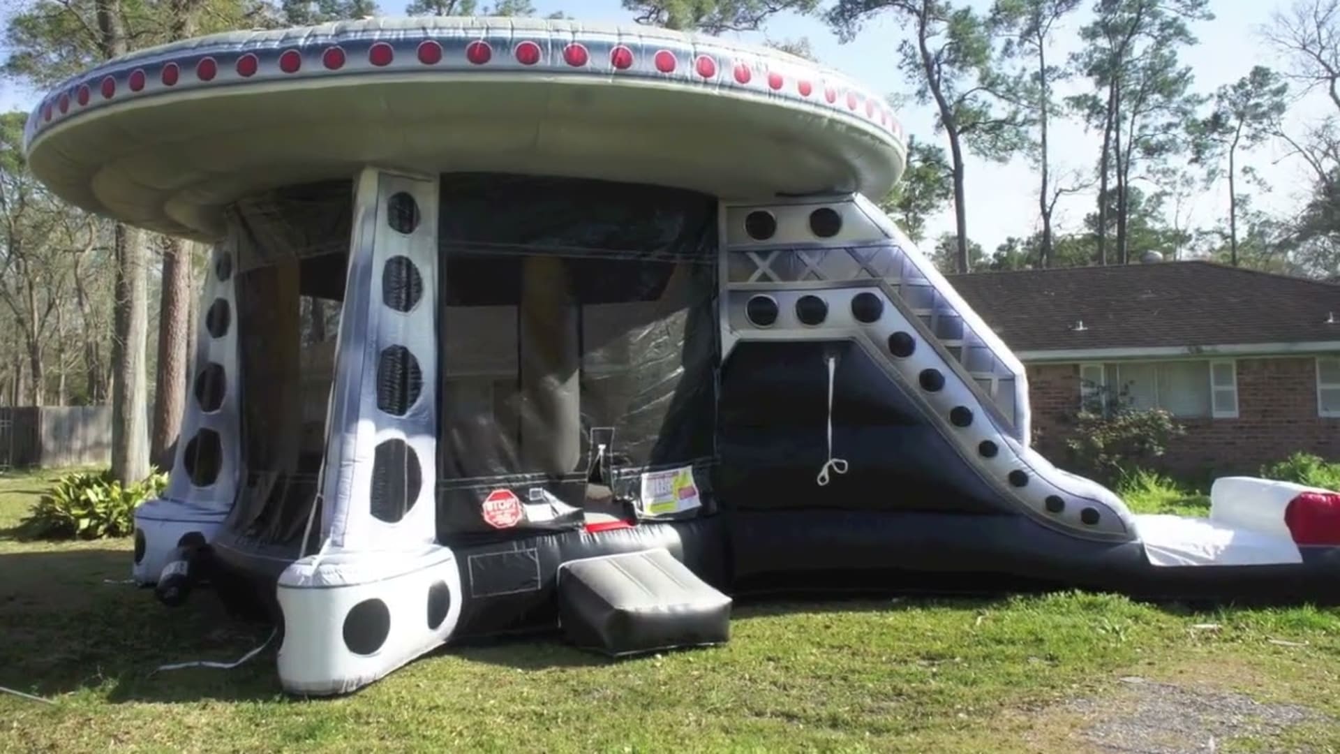 UFO Spaceship Bounce House Moonwalk with Slide - Video