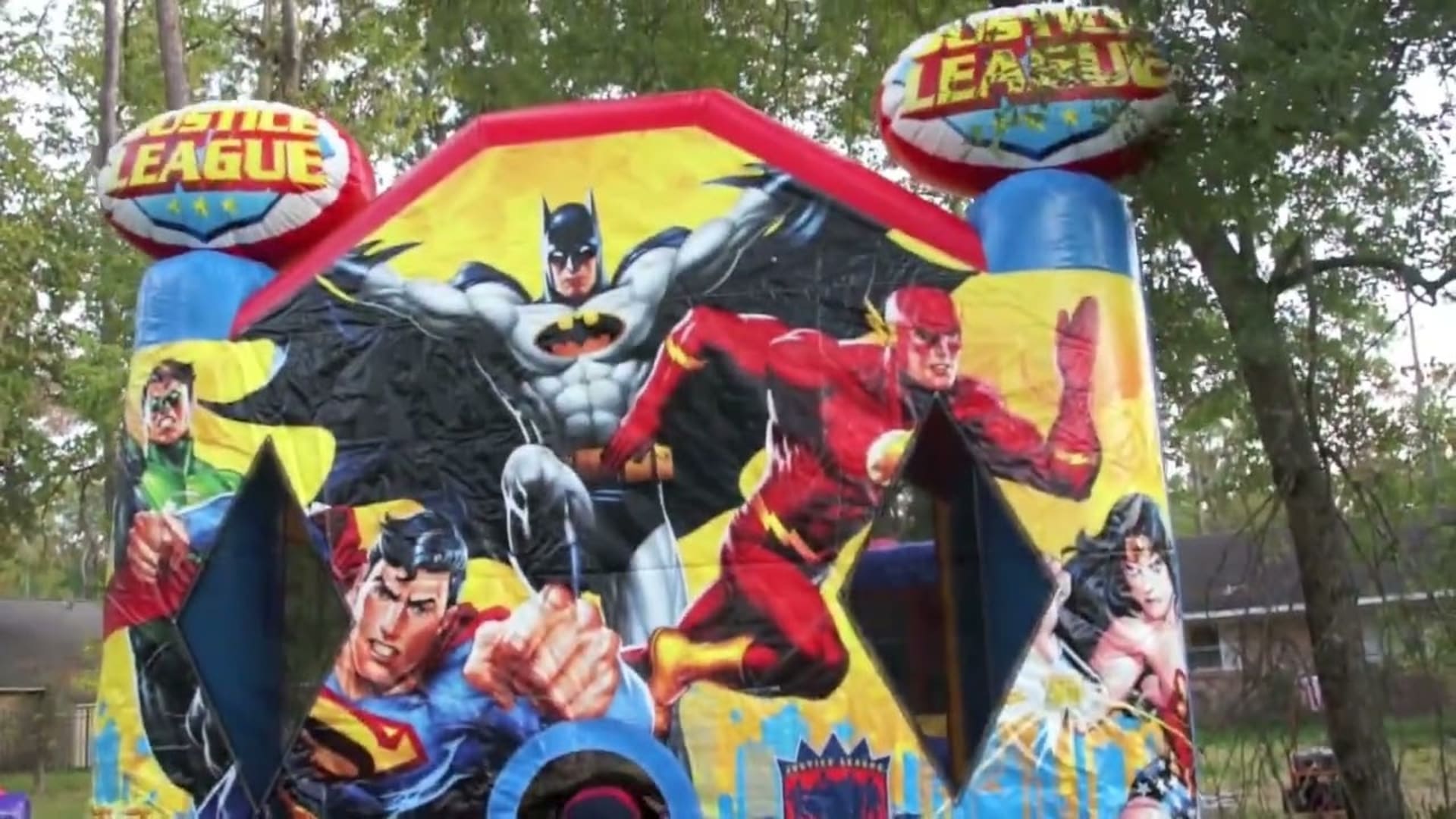 Justice League Bounce House Moonwalk - Video