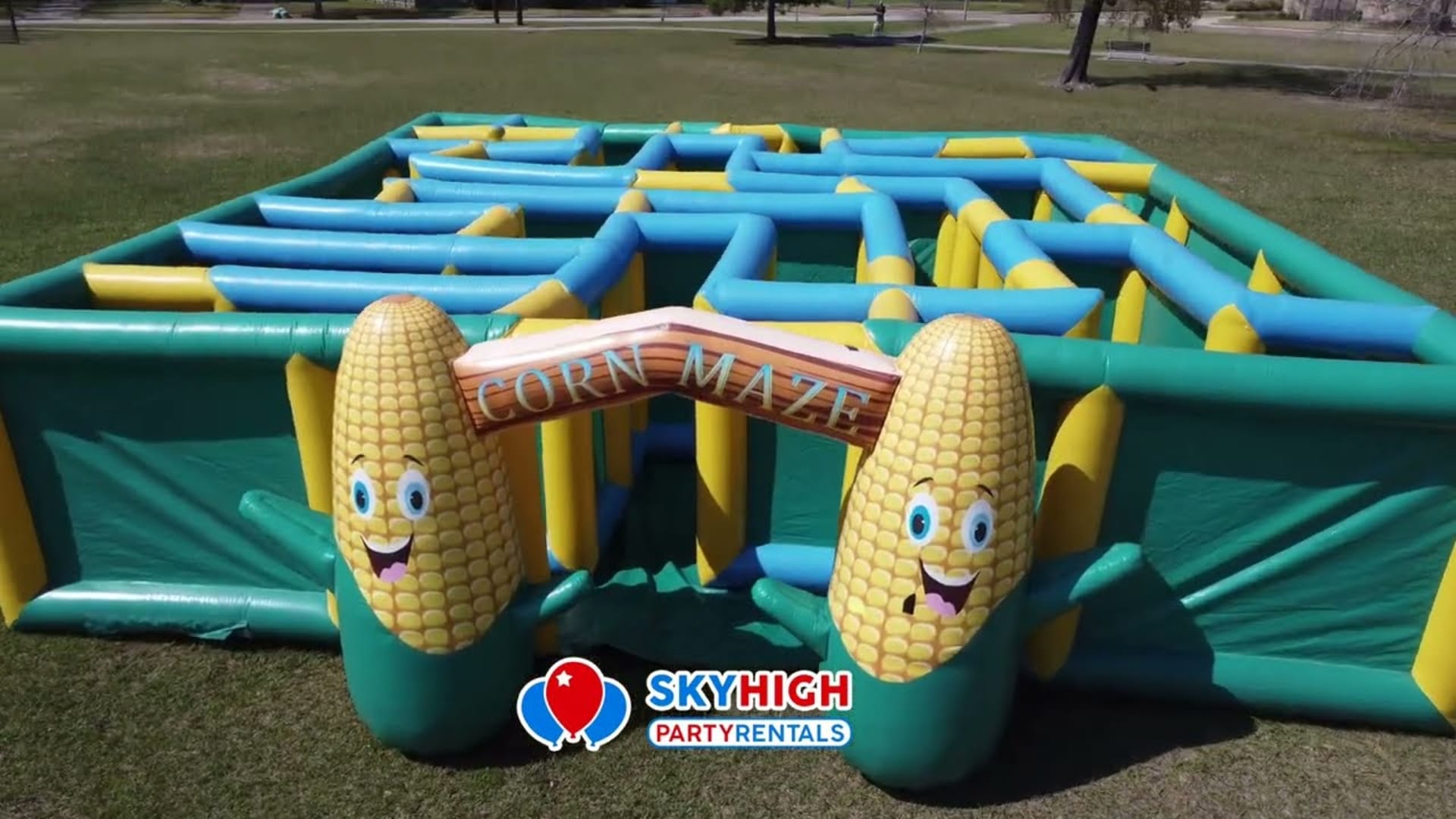Extreme Inflatable Big Corn Maze - Video