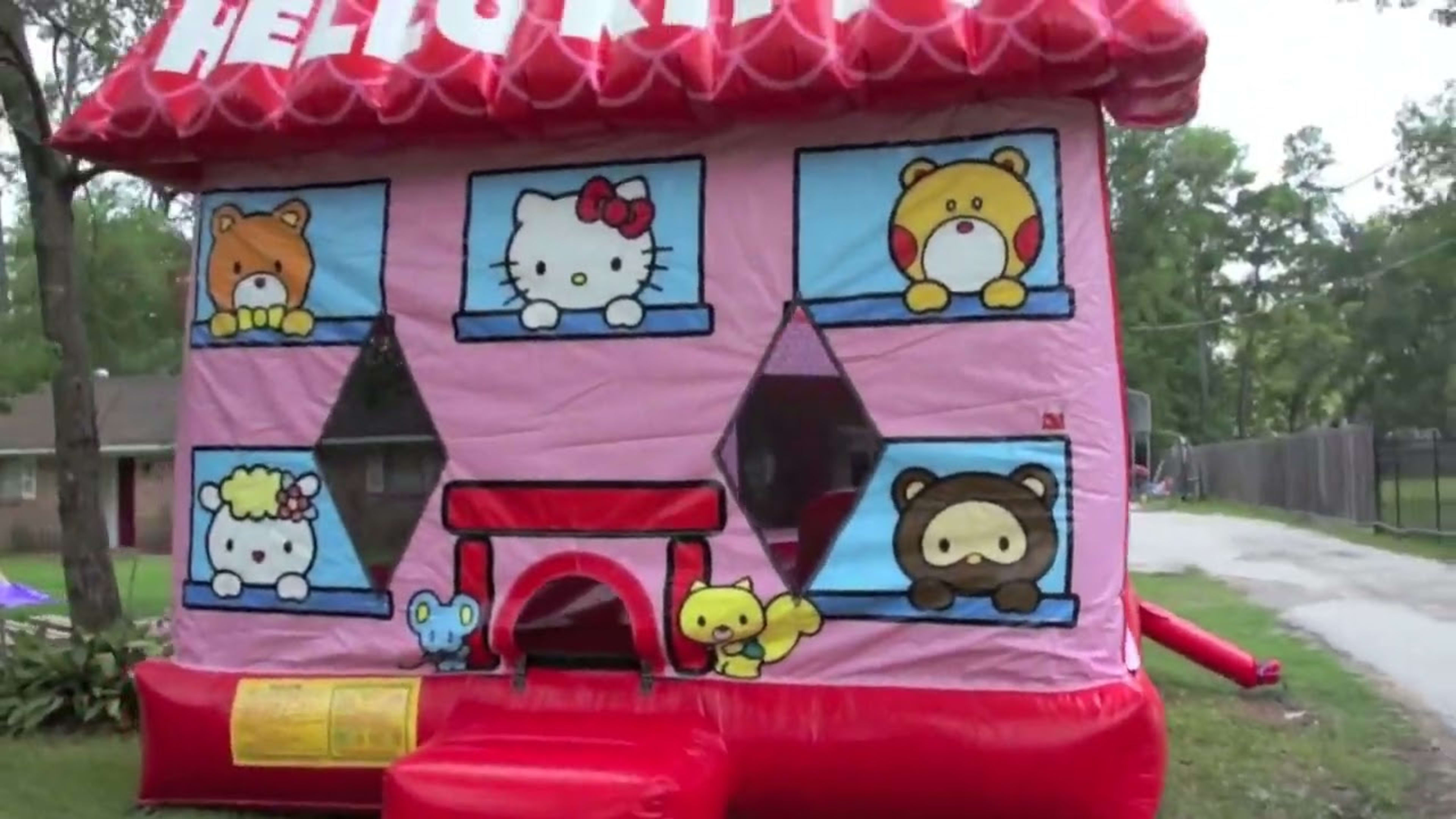Hello Kitty Bounce House - Video