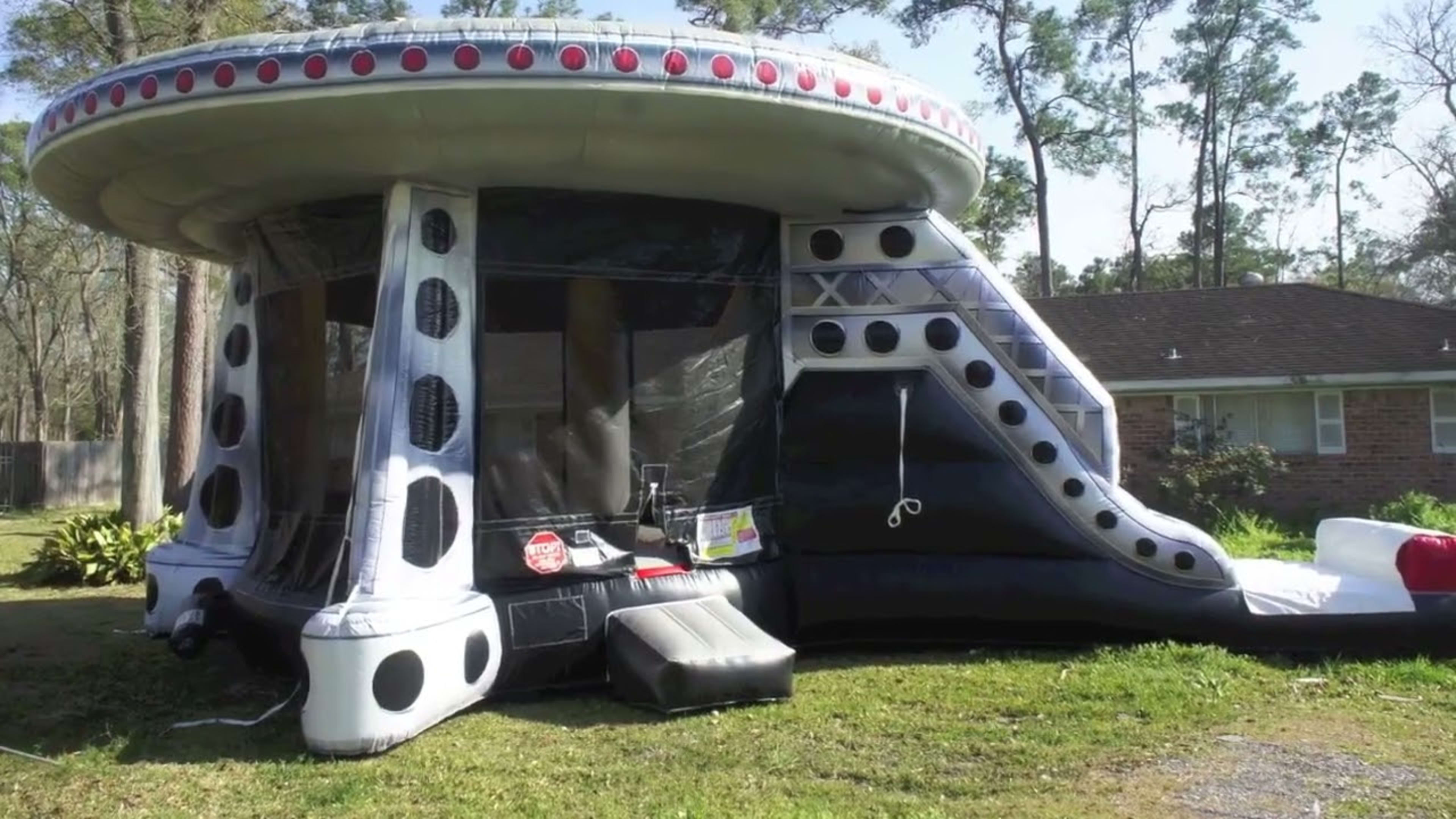 UFO Spaceship Bounce House Moonwalk with Slide - Video