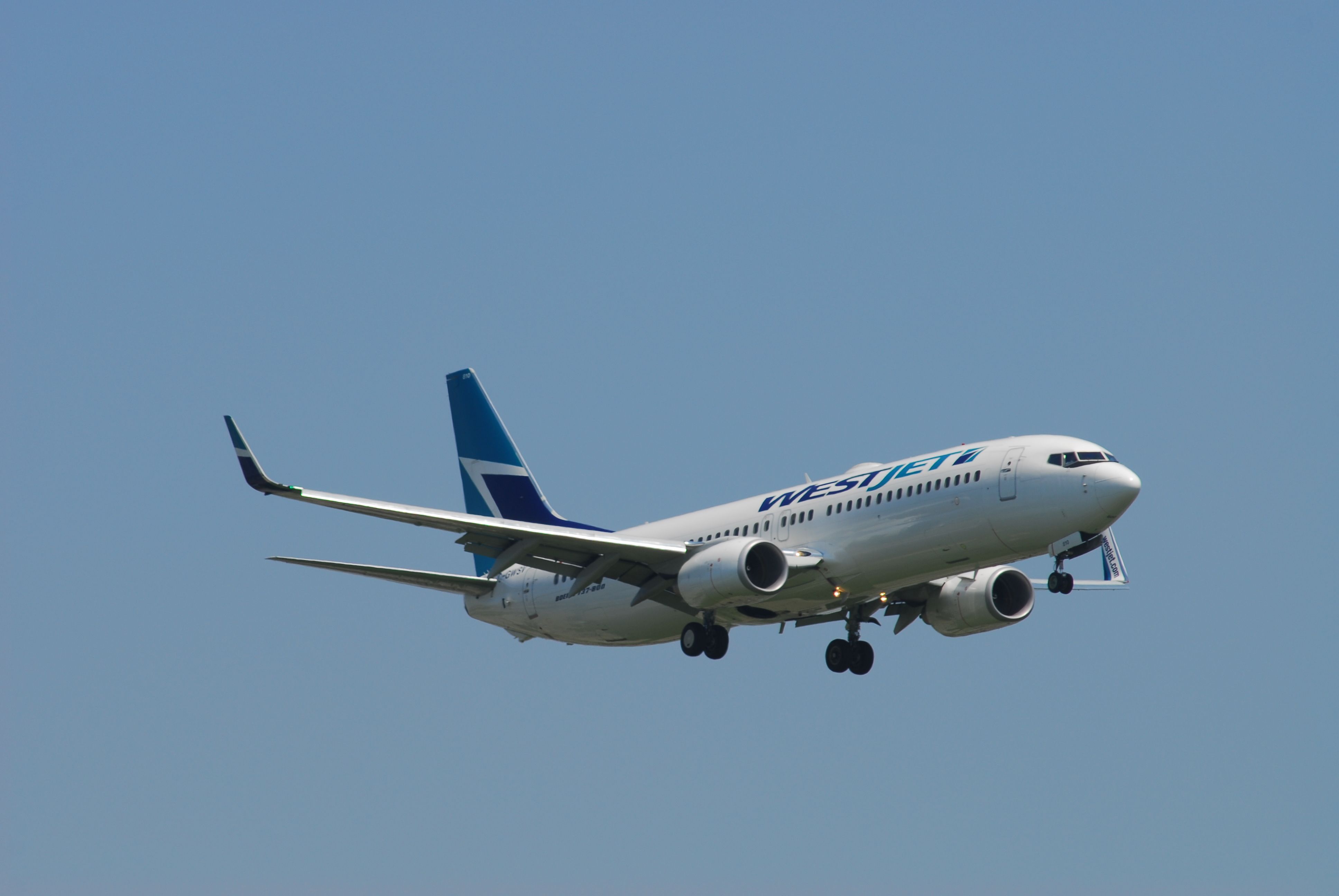 WestJet Boeing 737-8CT - SkyTeam Virtual