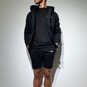 【EXTRA SERIES】Tシャツ MINIMUM FRONT LOGO/BLACK