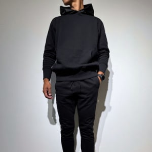 【EXTRA SERIES】裏起毛 サテン切替フーディー/BLACK (UNISEX)