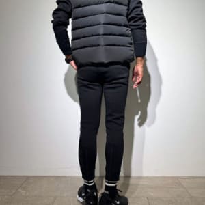 ダウンベスト 3D SHADOW LOGO (UNISEX)