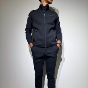 ライト ダブルニットベスト 3D SHADOW LOGO/BLACK (UNISEX) – SLDO.