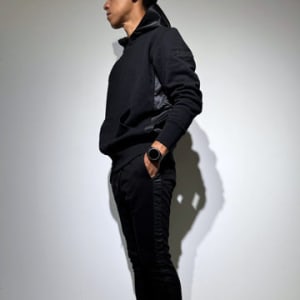 【EXTRA SERIES】裏起毛 サテン切替フーディー/BLACK (UNISEX)