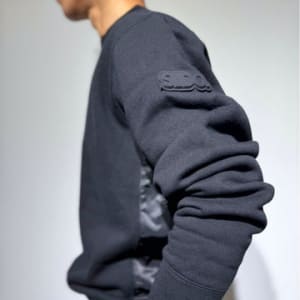 【EXTRA SERIES】裏起毛 サテン切替プルオーバー/BLACK (UNISEX)