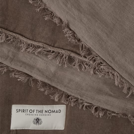 Spirit of the Nomad Nomad Tagesdecke Samt/Flachs Ash Brown 180x260