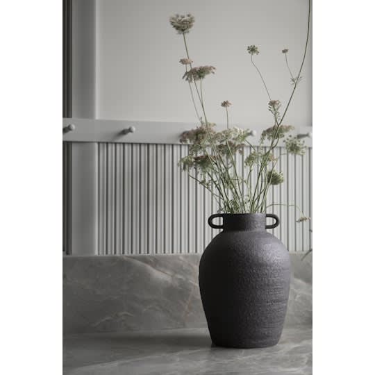 DBKD Long Vase Svart Stor