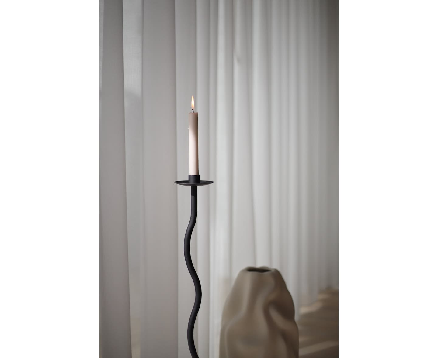 Cooee Design Curved Gulv Lysestake Black 75cm