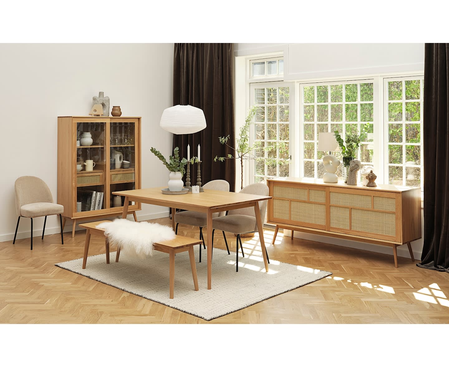 Sleepo Sofia Vitriinikaappi Natural Oak 160cm