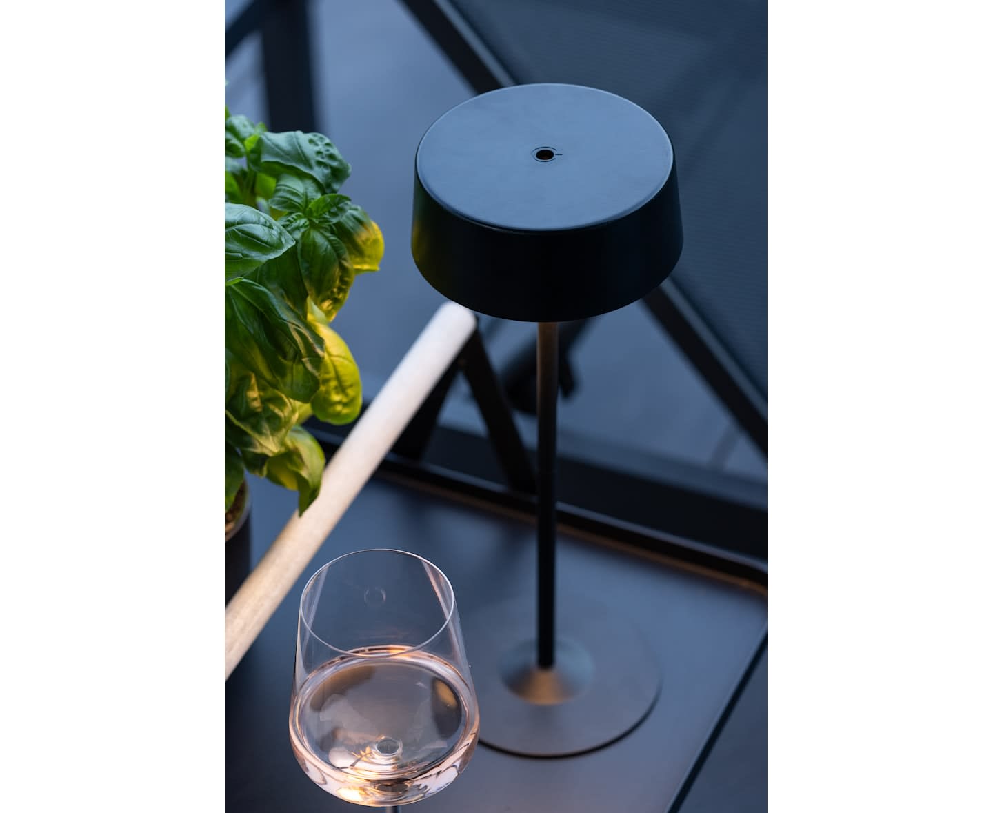 Nordic Outdoor Nicole Bordslampa Portabel Black Ø15