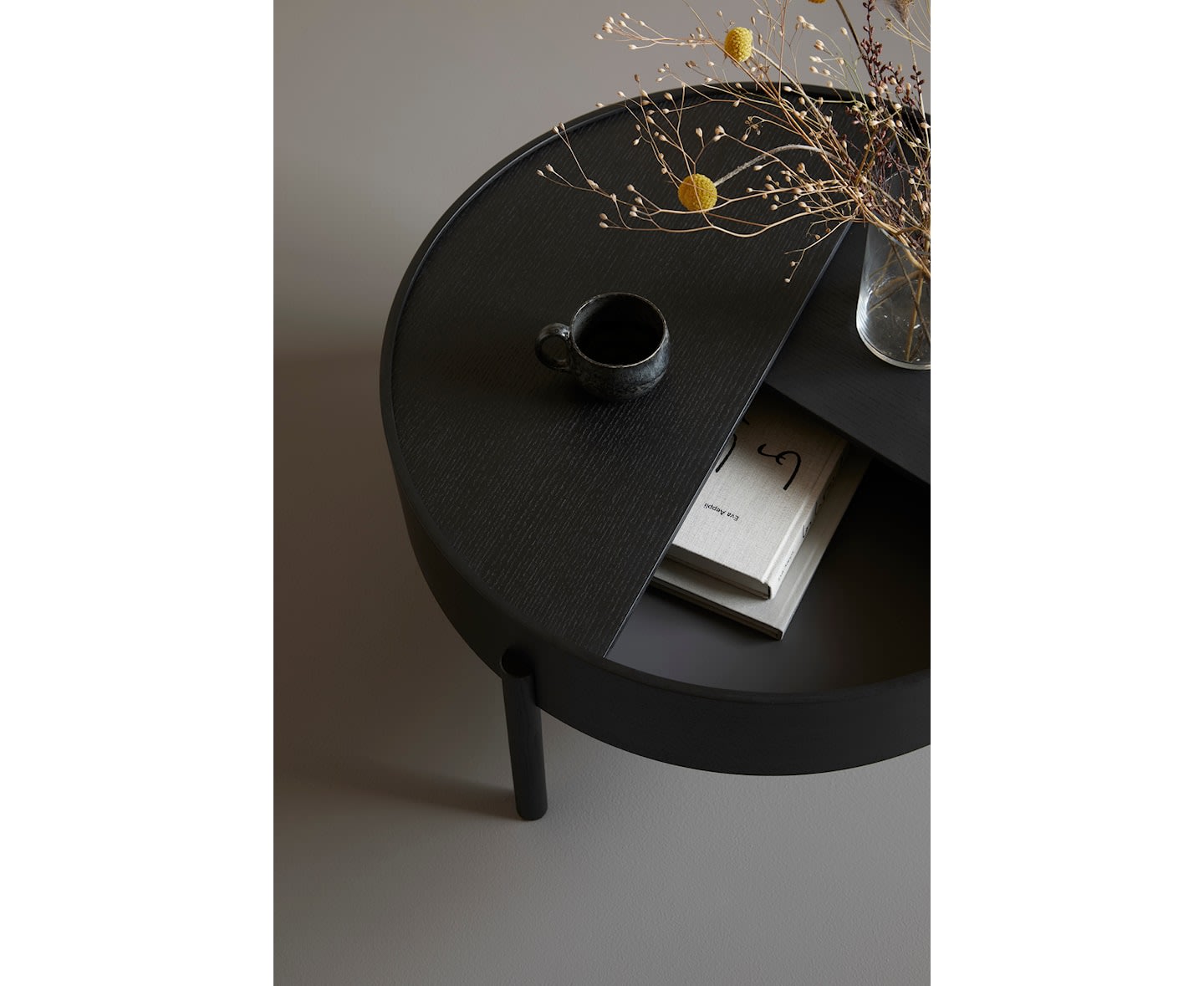 Woud Arc Soffbord Black Ash Ø89