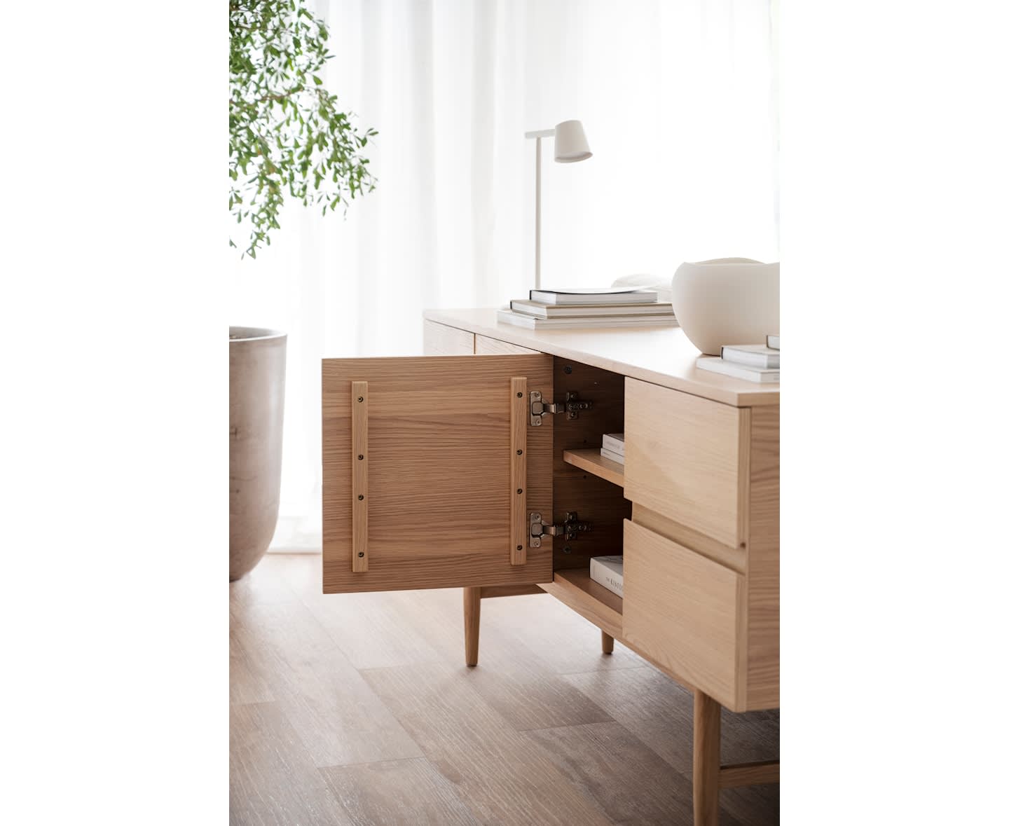 Rowico Home Moresby Sideboard Vitpigmenterad 160cm