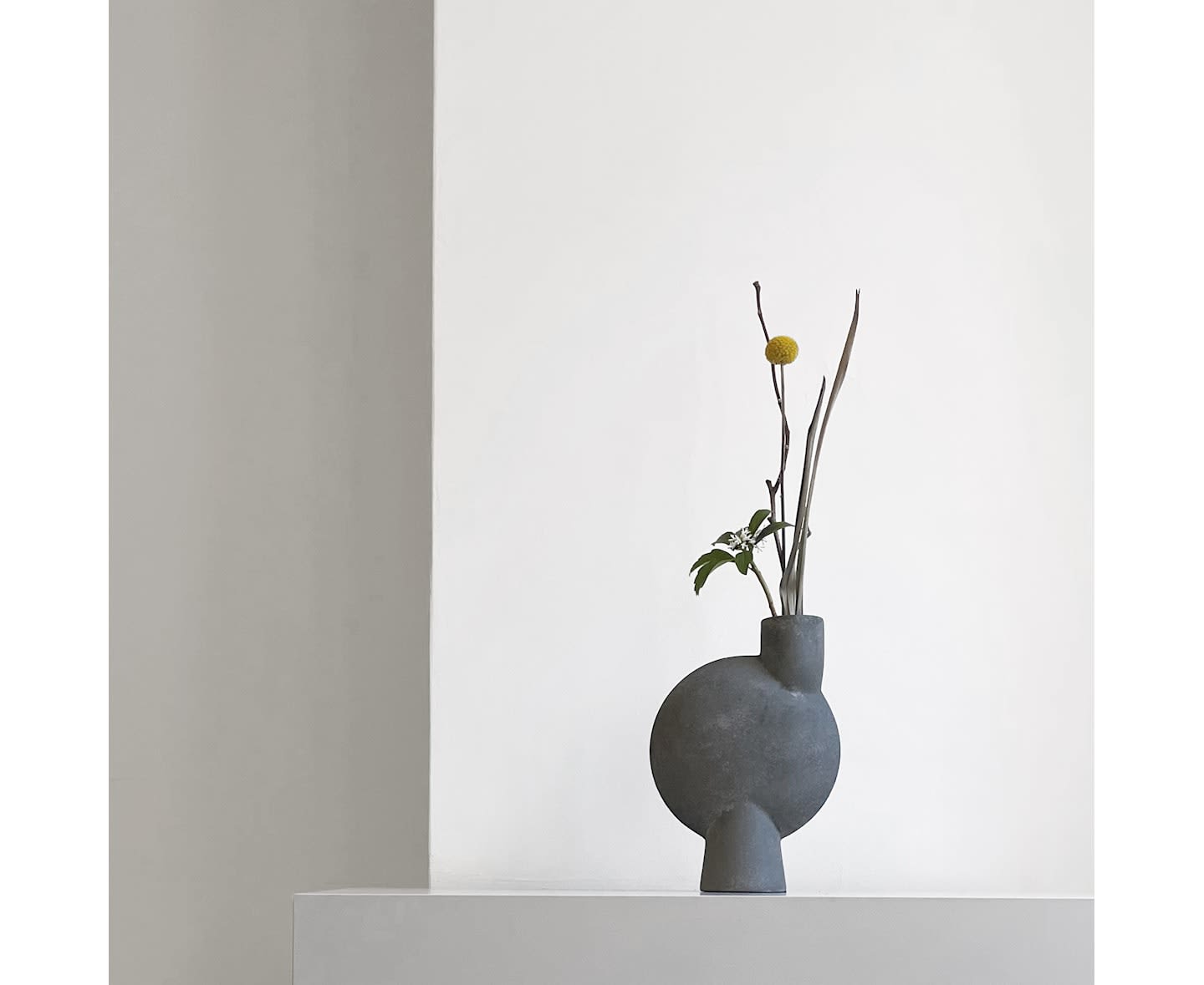 101 Copenhagen Sphere Vase Bubl Dark Grey Medio