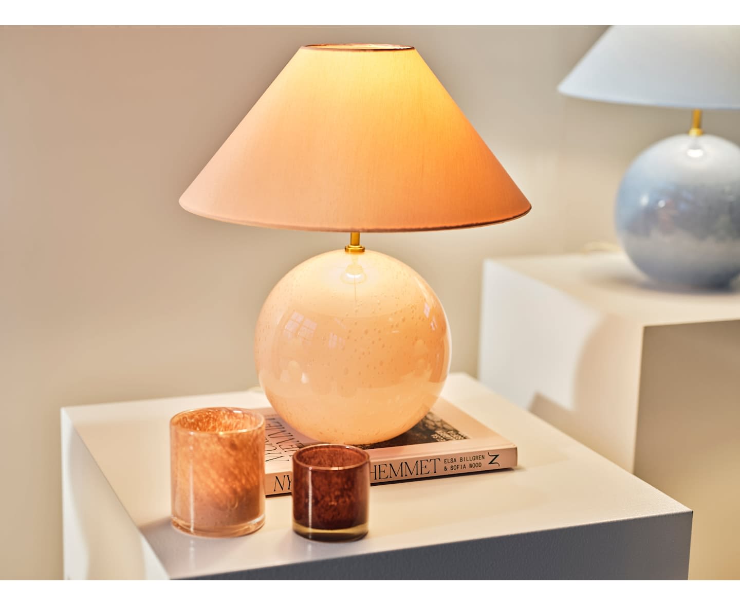 Globen Lighting Iris Bordslampa Blush 35