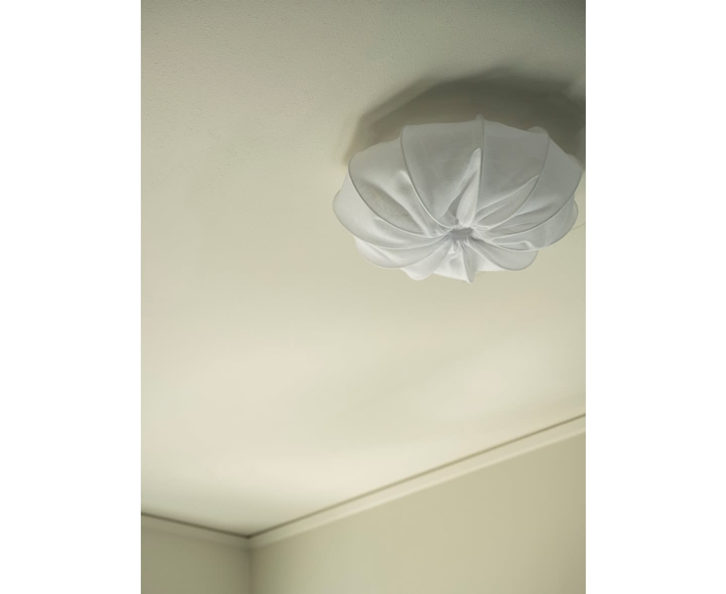 Watt &amp; Veke Anna Taklampe Linen White 40