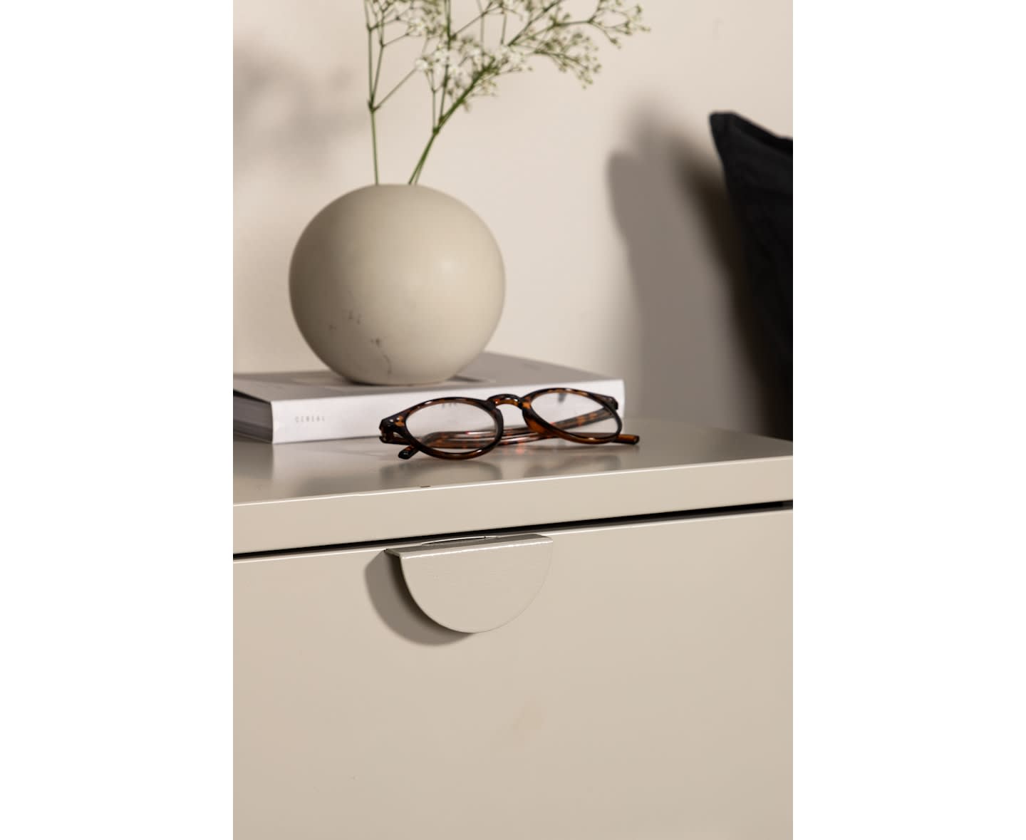 Venture Home Carter Sängbord Beige