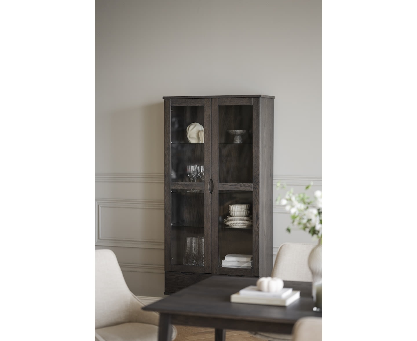 Rowico Home Filippa Vitrine Schrank Dunkelbraun 185cm