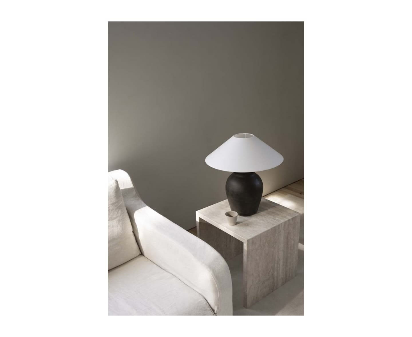 Watt &amp; Veke Berit Lampfot Black