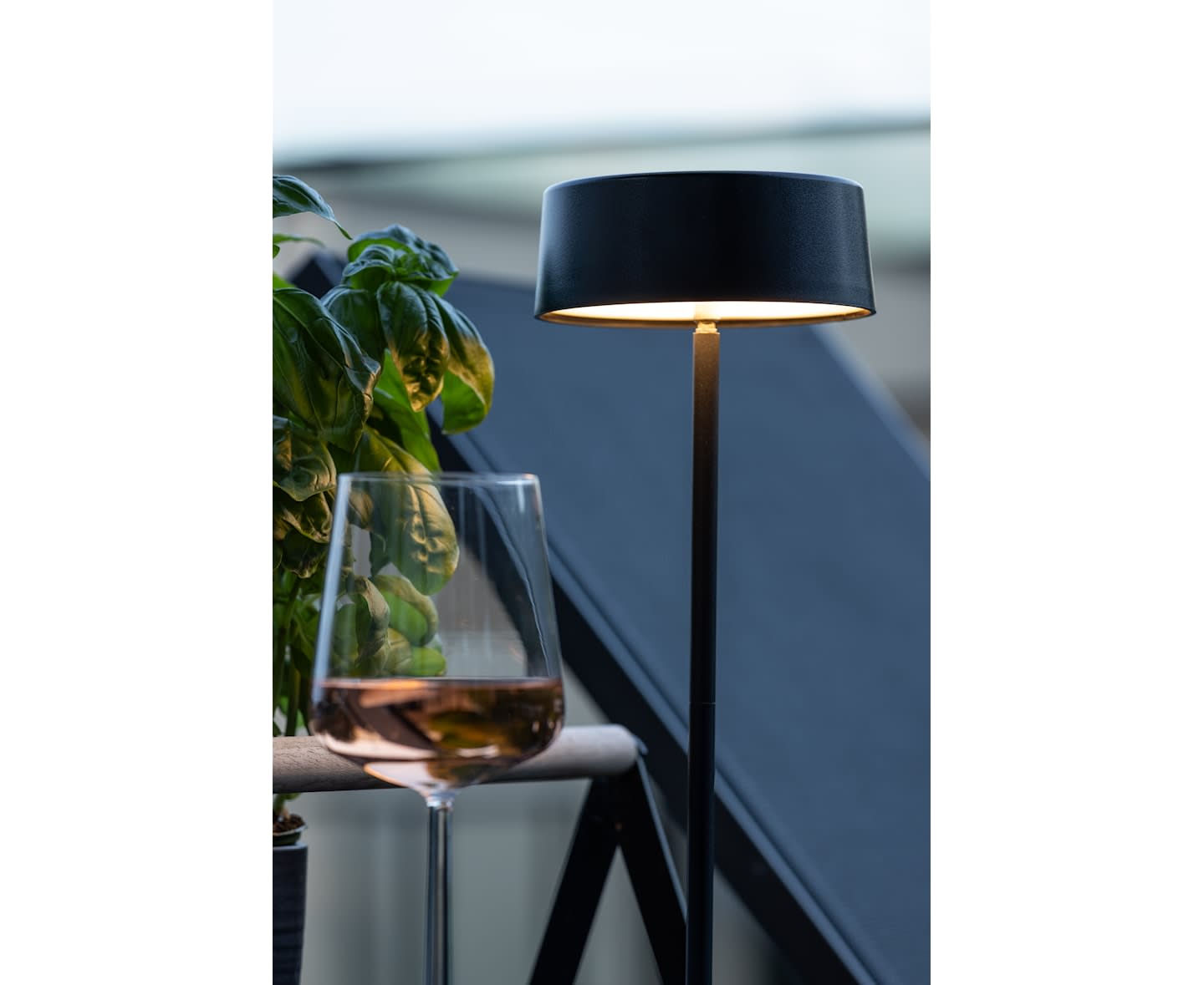 Nordic Outdoor Nicole Bordslampa Portabel Black Ø15