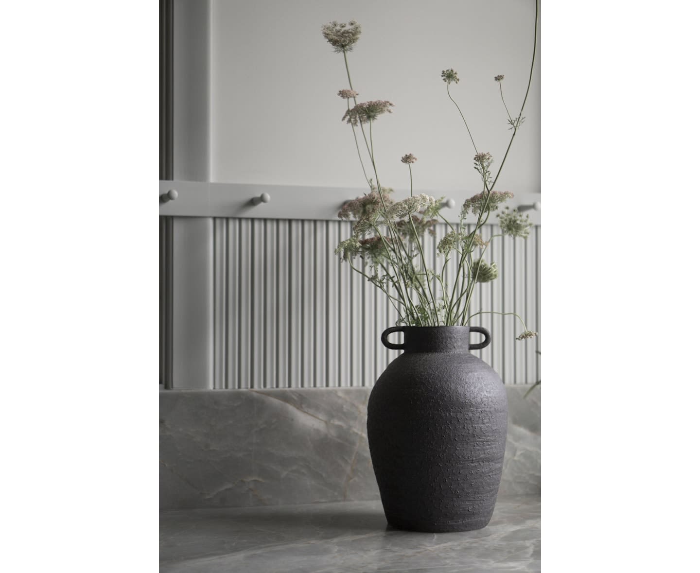 DBKD Long Vase Schwarz Groß